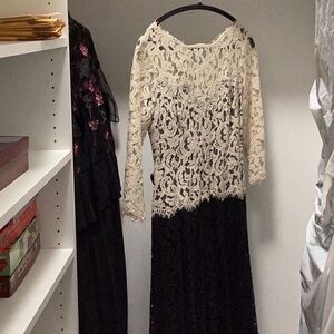 Elegant Lace Evening Dress - Black and Cream
